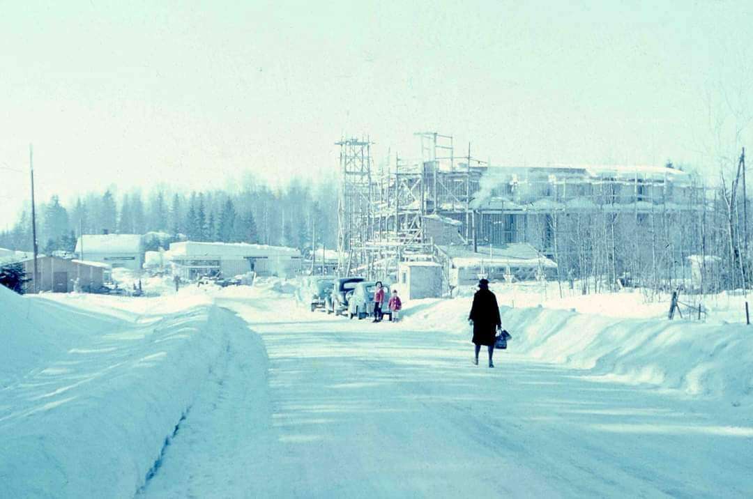 Korson Kirkon rakennusta